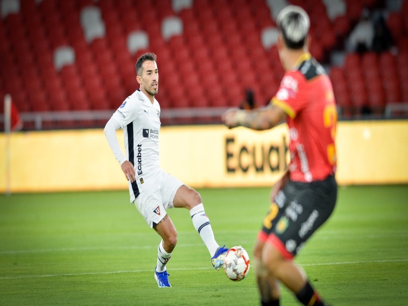Madison Julio lidera la goleada de Liga de Quito sobre Deportivo Cuenca