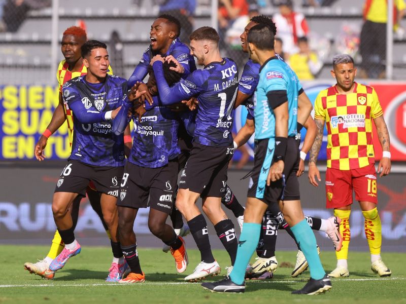 Independiente del Valle se impone 2-0 a Aucas con gran actuación de Yaimar Medina