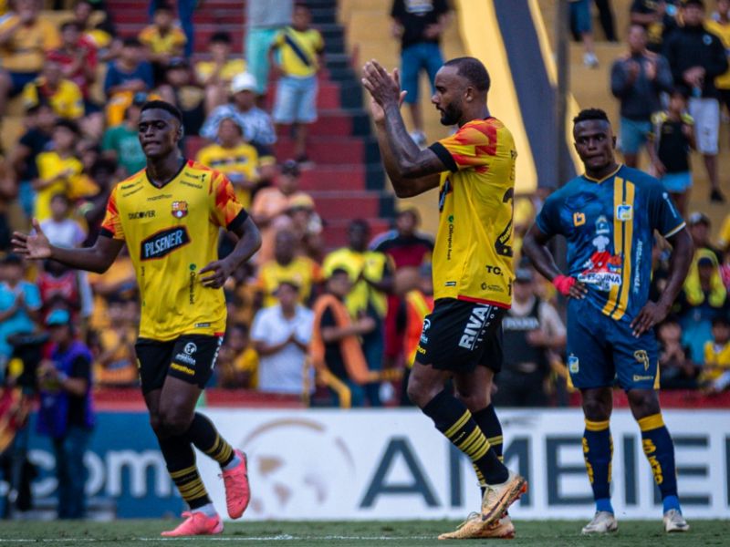 Janner Corozo lidera la goleada de Barcelona SC sobre Delfín con un hat-trick