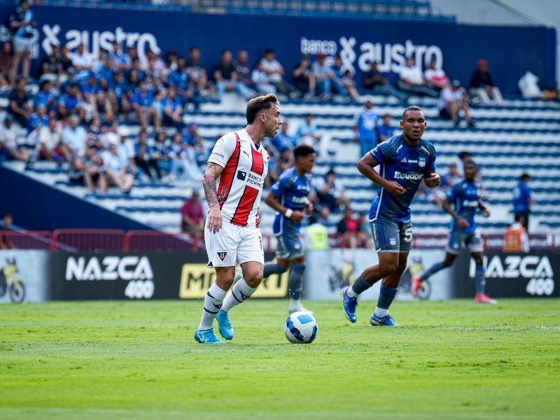 Liga de Quito vence a domicilio a Emelec 1 a 0 y no se baja de la pelea por llegar a la final de Ligapro