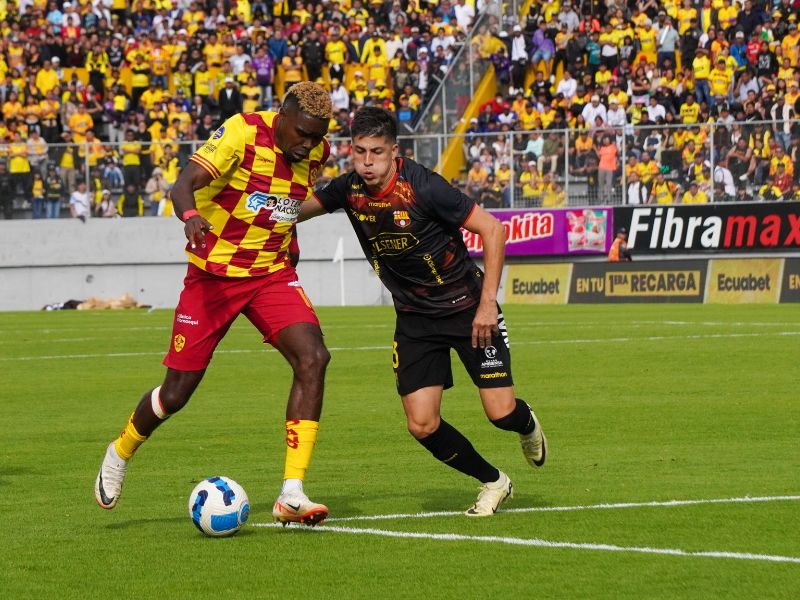 Aucas y Barcelona SC empatan 1-1 en un emocionante duelo en Quito