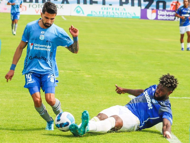 Macará y Emelec empatan 1-1 en un disputado partido y complican sus aspiraciones a la Copa Sudamericana