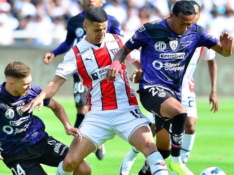 Liga de Quito supera a Independiente del Valle y toma el liderazgo del torneo con una victoria 2-1