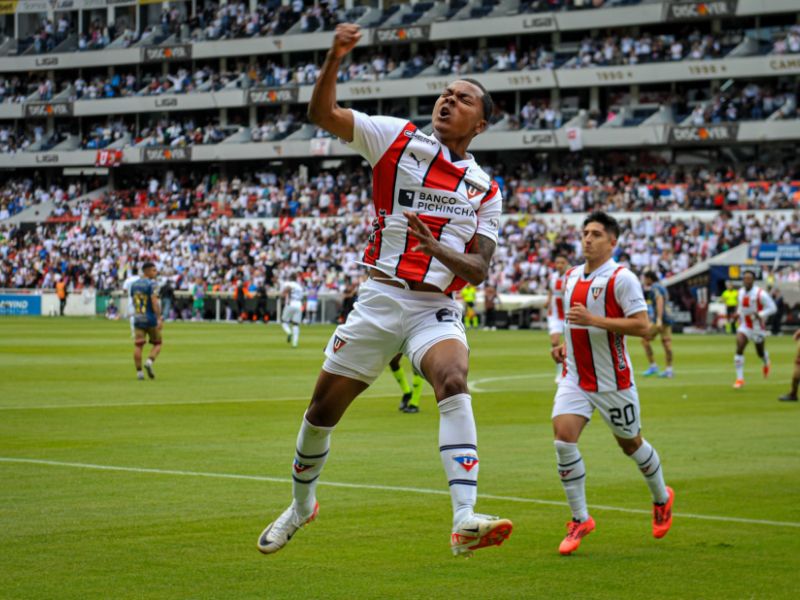 Liga de Quito avanza a la final de la LigaPro tras aplastante victoria 5-0 sobre Deportivo Cuenca