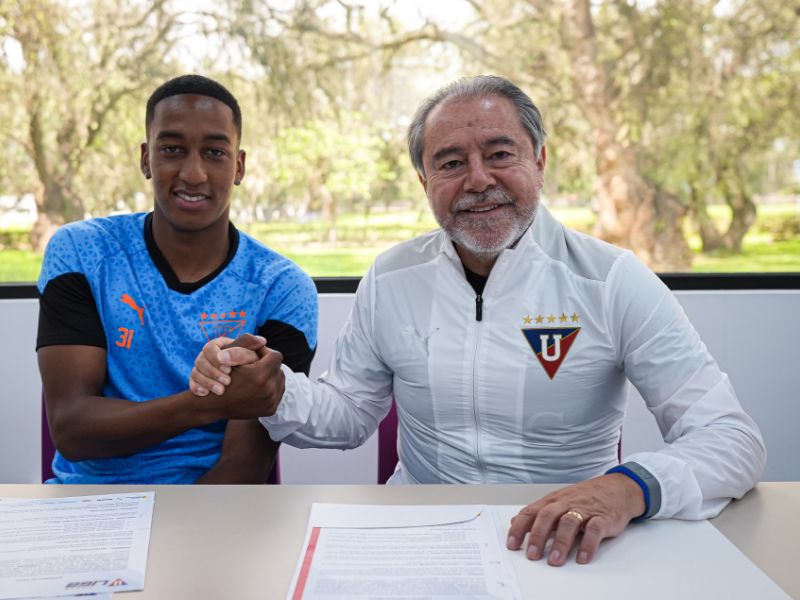 Liga de Quito asegura contrato con Daniel De La Cruz hasta diciembre de 2027