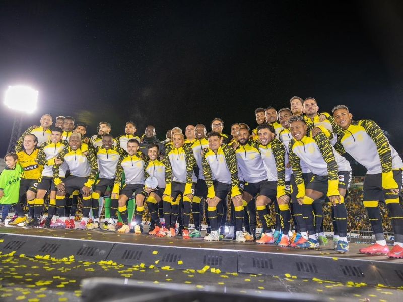 Deportivo Quito sorprende en la Noche Amarilla 2025 y vence 3-2 a Barcelona SC