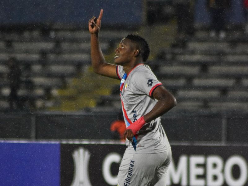 El Nacional y Barcelona SC se enfrentan en un duelo clave por la Copa Libertadores