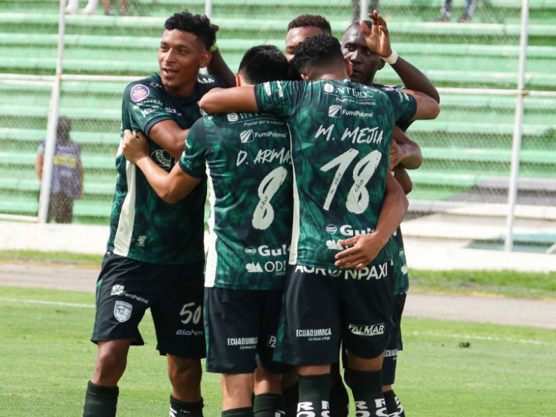 Orense se impone 2-1 a Manta con goles de Mena y Parrales