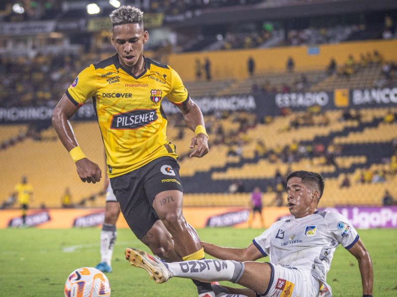 Barcelona SC se impone 2-0 a Delfín y mantiene su liderato en la LigaPro