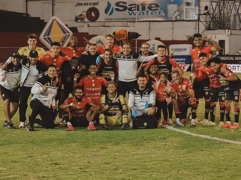 Deportivo Cuenca se impone por la mínima a Macará en el Bellavista